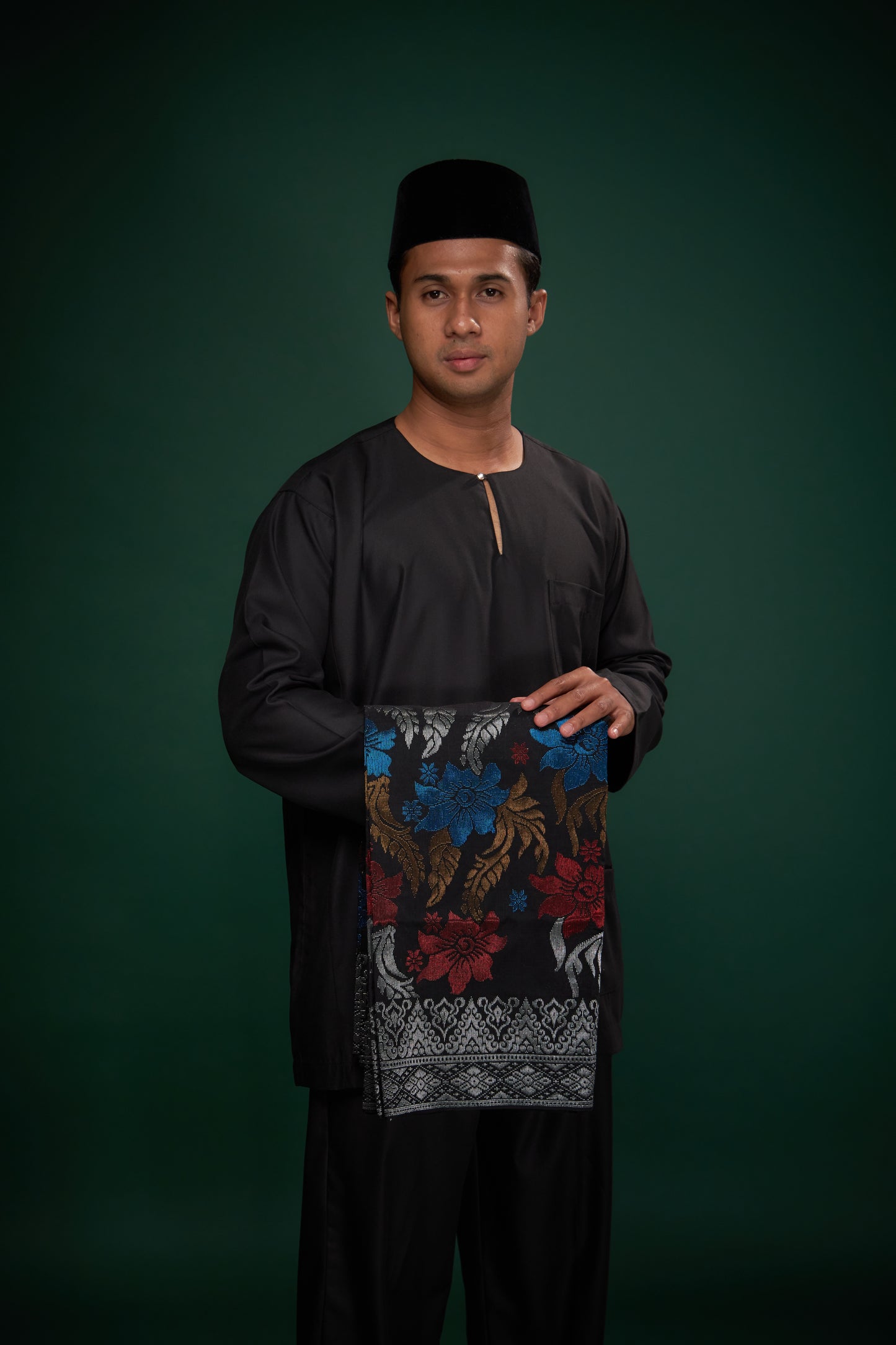 Yusoff Dewasa 2025 - Black