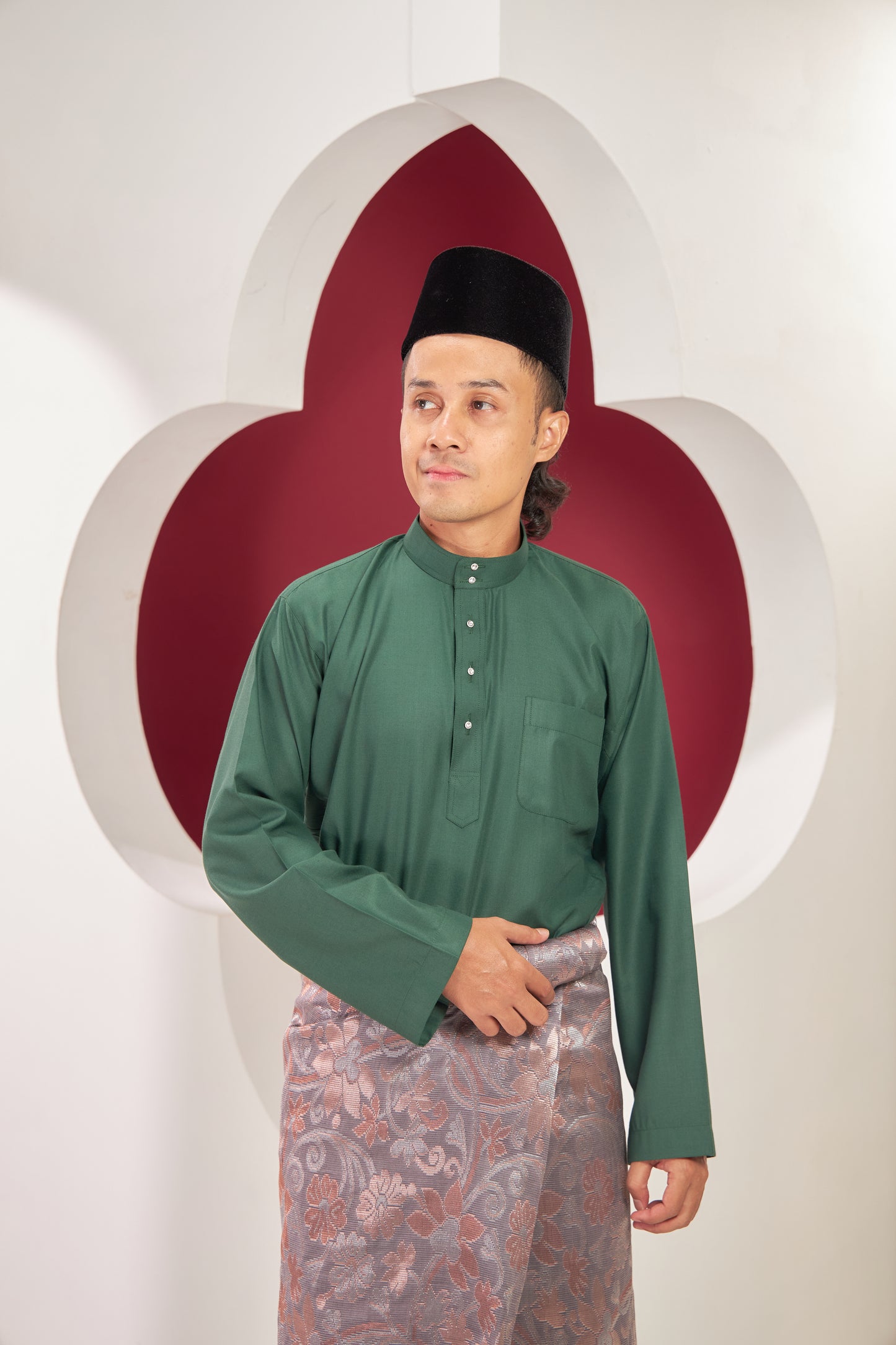 Yusoff 2024 Dewasa - Emerald