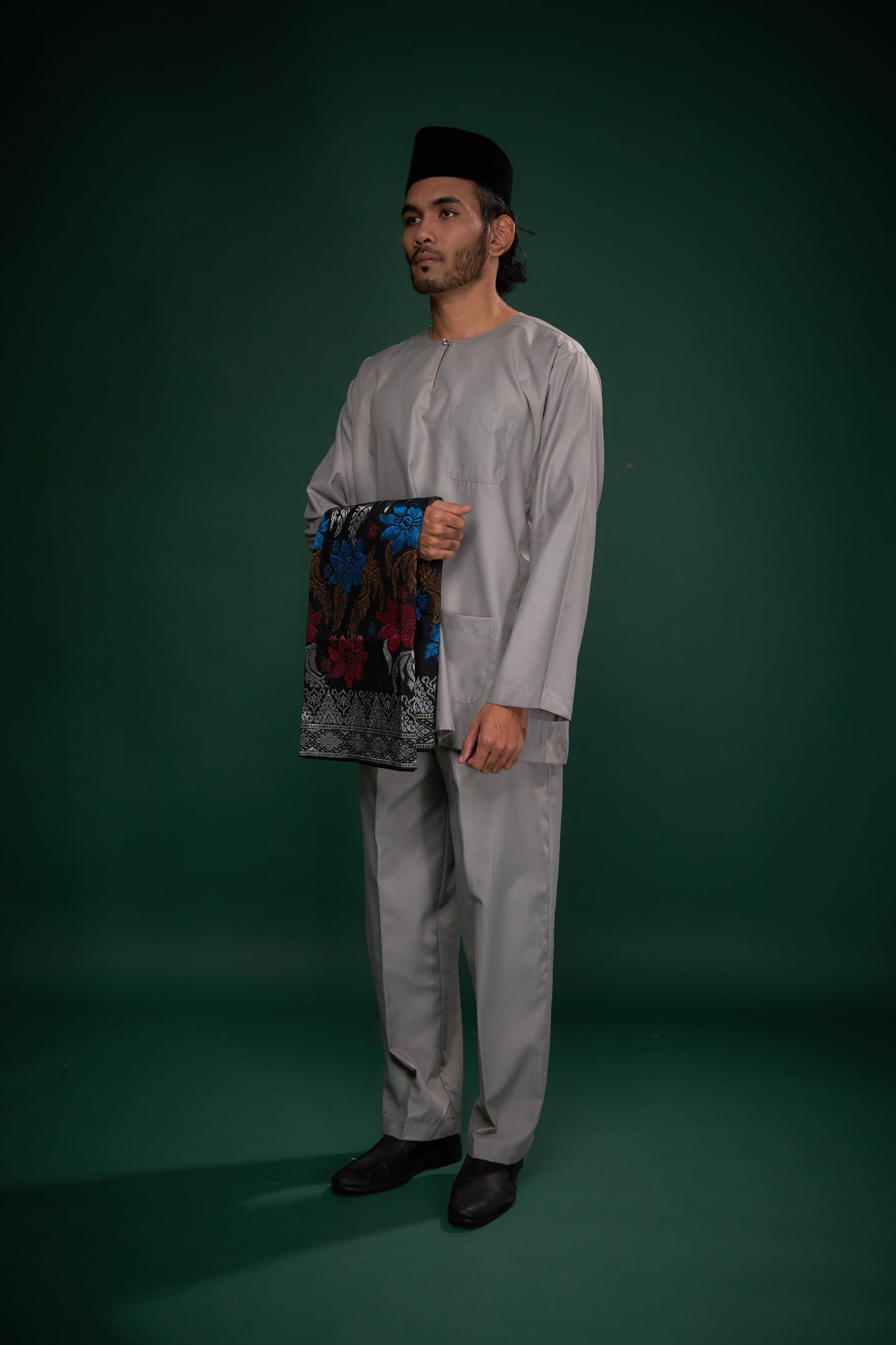 Yusoff Dewasa 2025 - Grey