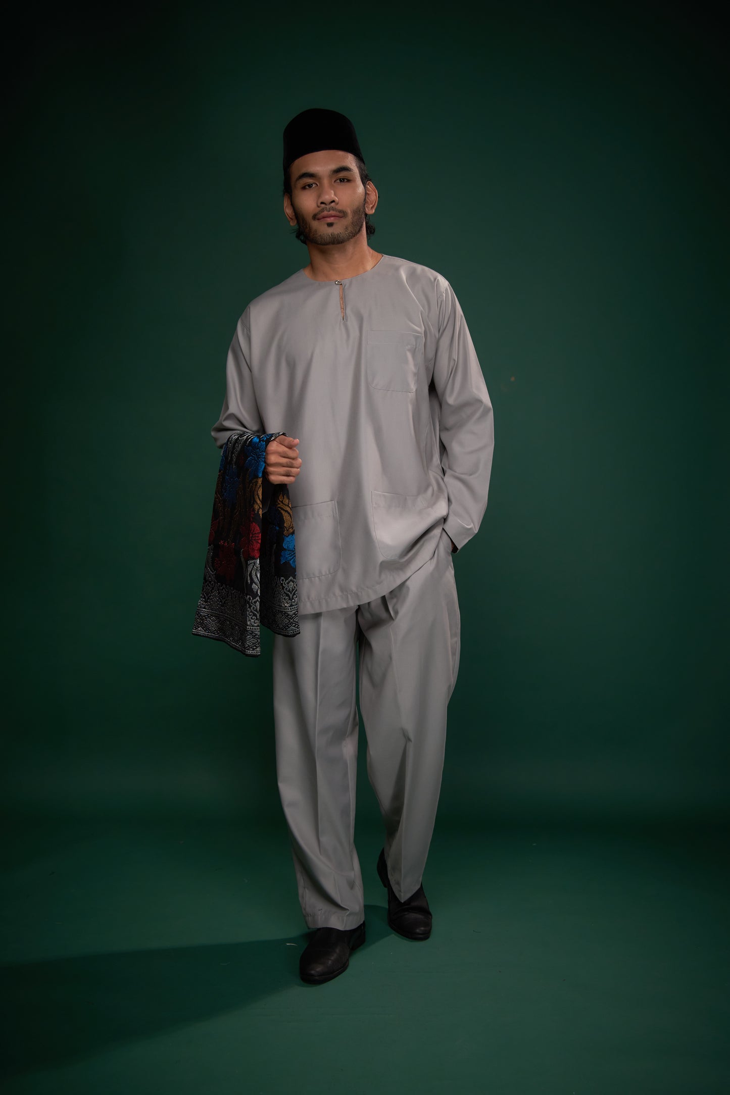Yusoff Dewasa 2025 - Grey