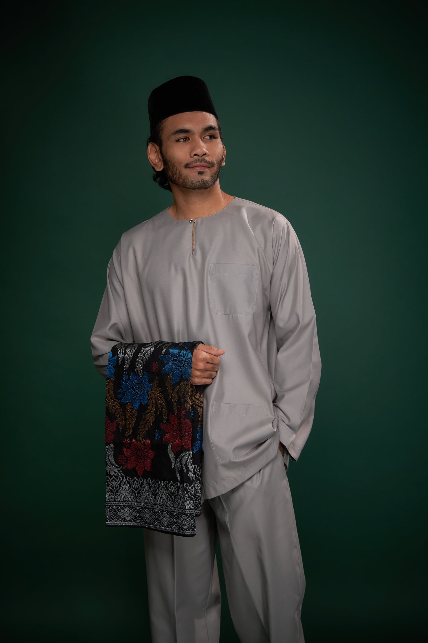 Yusoff Dewasa 2025 - Grey